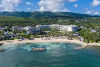 Hyatt Zilara Rose Hall Hoteles cerca de Rose Hall Beach Club