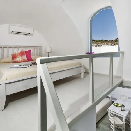 Aura Marina Apartments Santorini Отели рядом с достопримечательностью «Пляж Камбия»