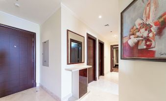 Grandeur Living 2Br Plus Maid with Beach Access
