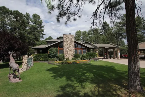 Majestic Mountain Inn