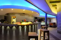 โรงแรมอิเมโลกรานี - ที่มีบาร์
