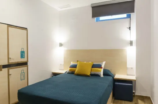 Take Surf Hostel Conil