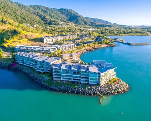 Peninsula Airlie Beach Hotels in Cannonvale