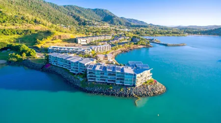 Peninsula Airlie Beach Отели в г. Кэннонвейл