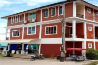 Summer Guesthouse & Hostel Hotels in Jansom Bay / Sai Nuan Beach