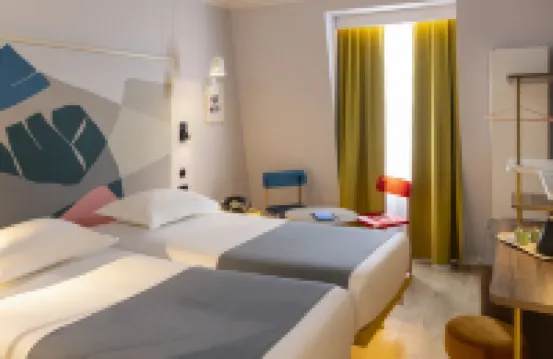 โรงแรมเดอลาเปซ์