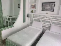 Apartment in Old Havana with free wifi, 2 twins beds and work area
