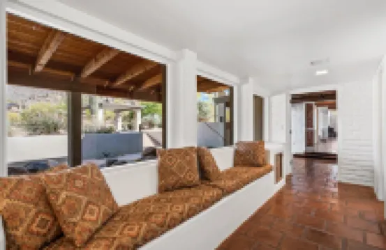 Vintage Classic Private Carefree Home