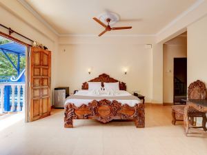 Mayflower Beach Resort
