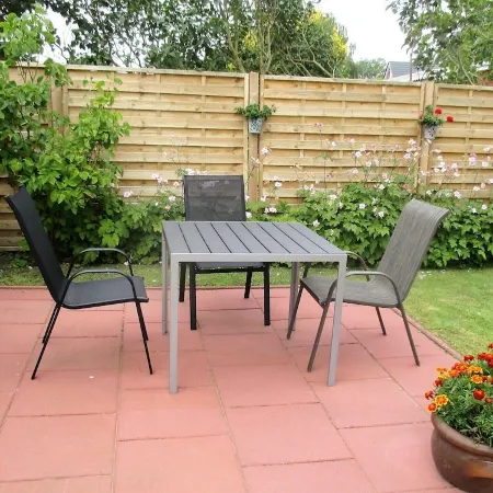 Modern apartment on the 1st floor, 3 rooms + dining area, kitchen w. Dishwasher, bathroom