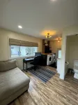 Charming 4-bedroom house with WiFi and AC in DeKalb