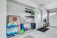 Hot Tub - Game Room - Saugatuck/Douglas - Three Bedroom - Sleeps 8