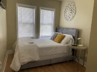 Comfy Easeful Two Bedroom Apartment. 30 Minutes to Boston Hotels in Brockton