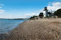 Iconic Bristol Ferry Lighthouse