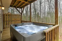 Comfortable South Asheville Townhome Hot Tub Hotel di Arden