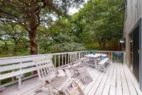 Tree Top Oasis Hotels in Truro