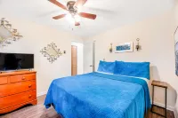 Live Laugh Lake Hotel di Gorham