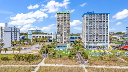 Stunning Views and Direct Beach Access - Glamorous Oceanfront Retreat