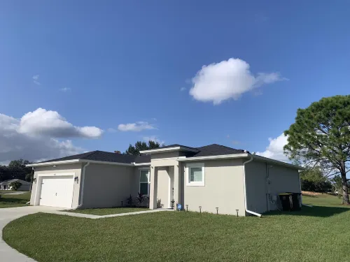 Gated Community with Central Air and Wi-Fi - Spacious Tranquil Haven Hotels in Poinciana