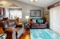 Peaceful condo near Silver Dollar City with surrounding trails & grilling area Hotels in Ruth B Rural Township