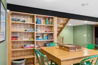 Expansive Granite Kitchen and Cozy Fireplace - Stunning Log Haven