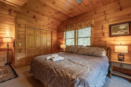 Lions Den- Luxury High Country Mountain Escape!