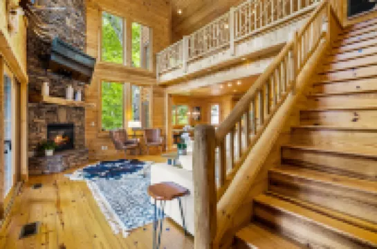 Lodge in Seven Devils w Hot Tub & Mountain Views!