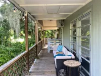 Private Heated Pool and Woodland Paradise - Stunning Retreat Hotels in Bee Ridge