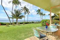 Oceanfront condo with WiFi & ground-floor lanai - see turtles right out front Hotels in Maalaea