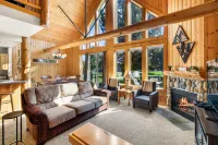 Cozy Game Room and Scenic Deck - Charming Chalet Retreat Hotels in Deschutes County