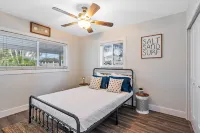Pool*grill*fenced yard*pets ok*3 bedroom*2 bath*6 minutes to beach*private home Hotels near Walmart Supercenter