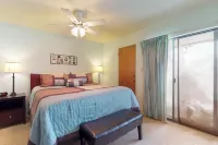 Cozy condo with WiFi, fireplace, & loft - close to golf, ski, & lakes