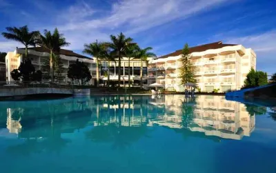 Grand Mutiara Hotel Hotel dekat Lau Debuk-Debuk