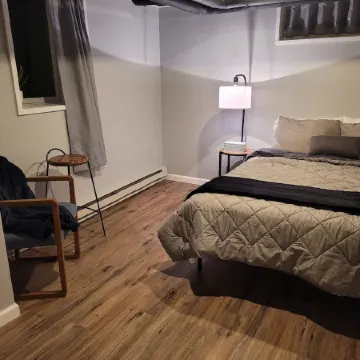 Cozy Basement Apartment (With Private Entrance)