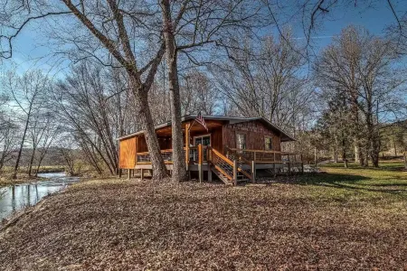 Private Hot Tub and Fire Pit Oasis - Charming Creekside Retreat