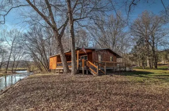 Private Hot Tub and Fire Pit Oasis - Charming Creekside Retreat