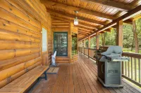 Expansive Outdoor Space and Hot Tub - Serene Nature Retreat