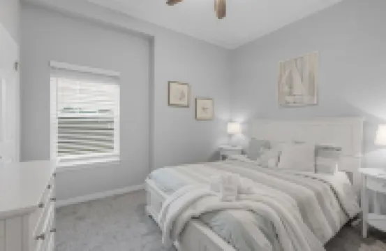 Cozy Living Area and Community Pools - Charming Island Retreat 多芬島酒店