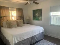 Tropical Tranquility Near Beach, Dining & Downtown Delights