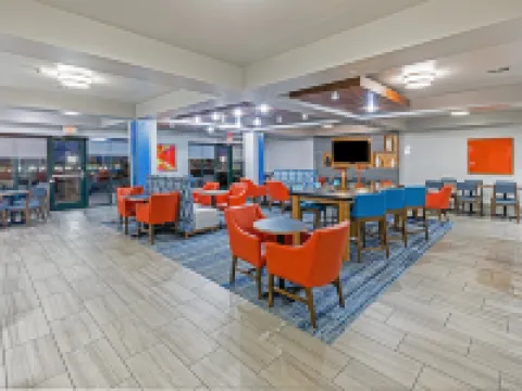 Holiday Inn Express & Suites TULSA S BROKEN ARROW HWY 51 by IHG Hoteles en Broken Arrow