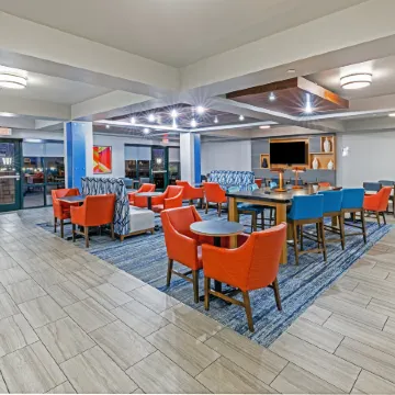 Holiday Inn Express & Suites TULSA S BROKEN ARROW HWY 51 by IHG