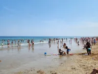 Clean-Cozy-Comfy. Steps to the Ocean in Salisbury Beach! Hotels in Salisbury