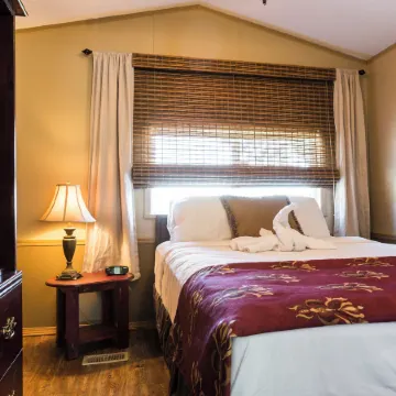 Red Shoes RV Park and Chalets