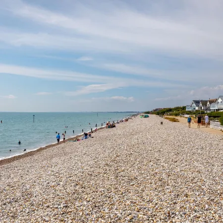 Sunny Seafront Chalet - Sleeps 6