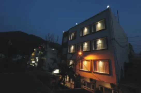 โรงแรม กรีนวิว - ด้านหลัง ปรามาร์ธ นิเกตัน