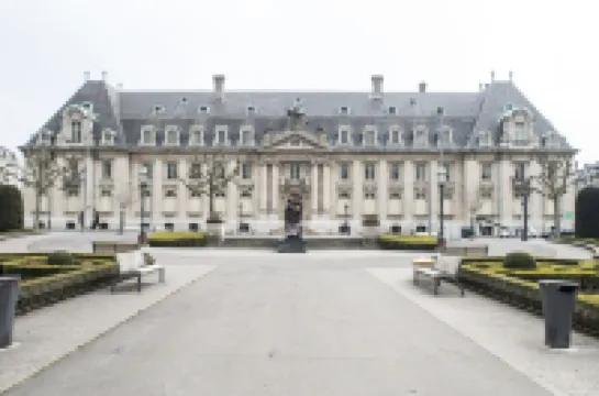 The Queen Luxury Apartments - Villa Carlotta Hotels in 