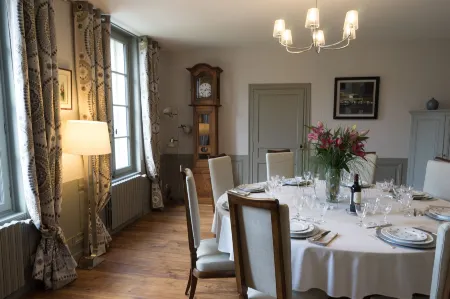 La Tillaie Spa et Sauna Отели в г. Корм-Руайяль