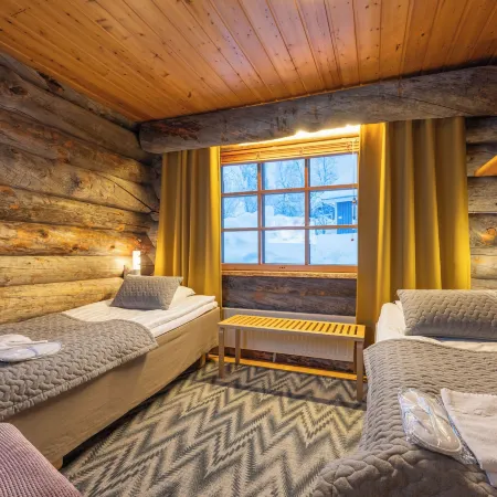 Kuukkeli Log Houses Teerenpesä