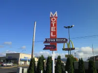 Townhouse Motel Hotels in Kelso