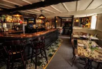 Queen's Head Askham Hotel di Clifton